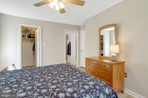 $385,000 | 3375 Lakeside View Drive, Unit 191, Falls Church, VA 22041