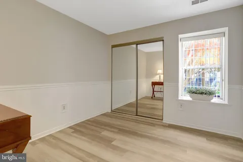 $385,000 | 3375 Lakeside View Drive, Unit 191, Falls Church, VA 22041