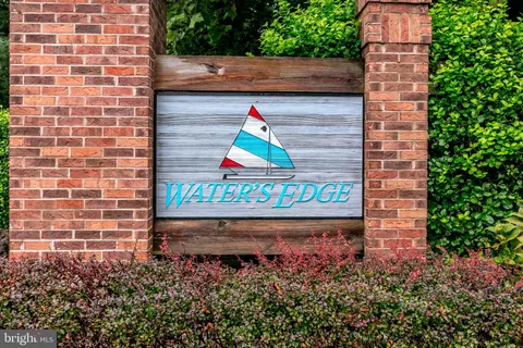 $385,000 | 3375 Lakeside View Drive, Unit 191, Falls Church, VA 22041