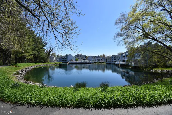 $385,000 | 3375 Lakeside View Drive, Unit 191, Falls Church, VA 22041
