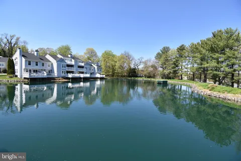 $385,000 | 3375 Lakeside View Drive, Unit 191, Falls Church, VA 22041