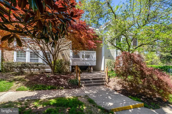 $385,000 | 3375 Lakeside View Drive, Unit 191, Falls Church, VA 22041