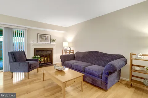 $385,000 | 3375 Lakeside View Drive, Unit 191, Falls Church, VA 22041