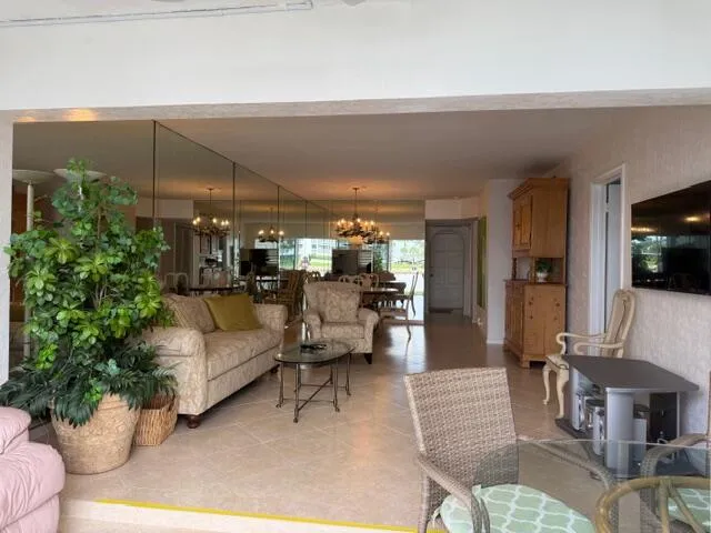 $4,000 | 28 Yacht Club Drive, Unit 107, North Palm Beach, FL 33408