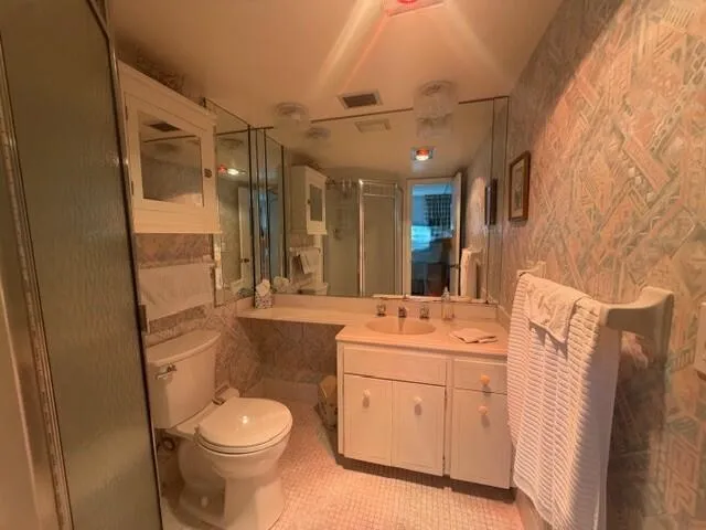 $4,000 | 28 Yacht Club Drive, Unit 107, North Palm Beach, FL 33408