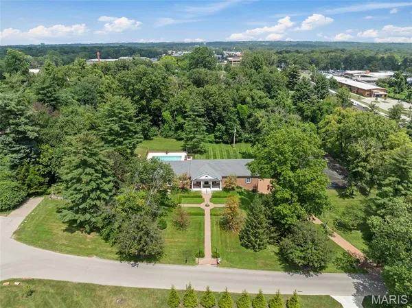 $2,299,000 | 26 Huntleigh Woods, Huntleigh, MO 63131