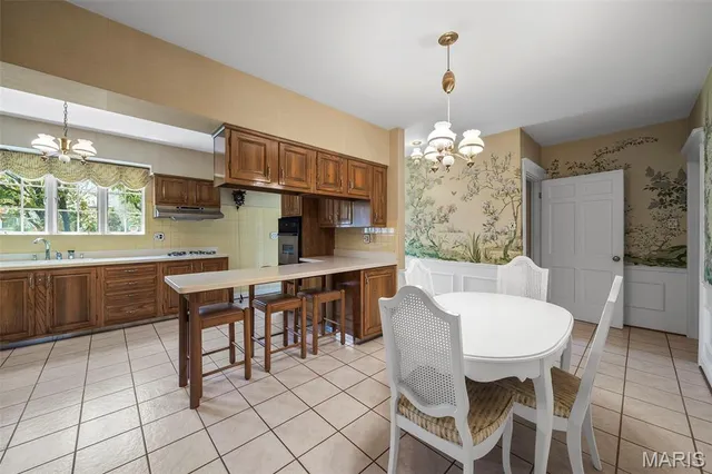 $2,399,000 | 26 Huntleigh Woods, Huntleigh, MO 63131