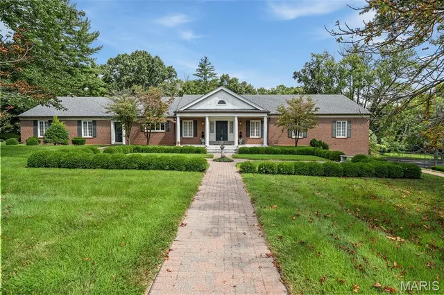 $2,399,000 | 26 Huntleigh Woods, Huntleigh, MO 63131