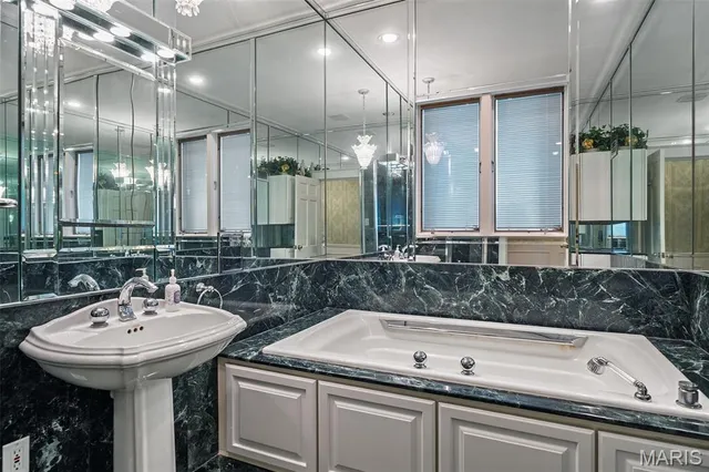 $2,399,000 | 26 Huntleigh Woods, Huntleigh, MO 63131