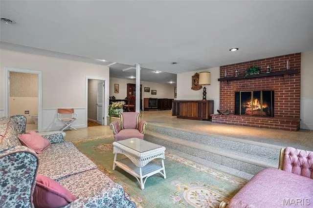 $2,399,000 | 26 Huntleigh Woods, Huntleigh, MO 63131