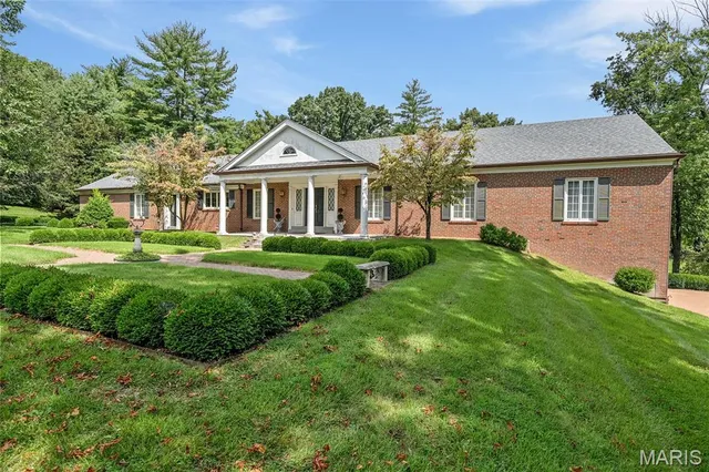 $2,399,000 | 26 Huntleigh Woods, Huntleigh, MO 63131