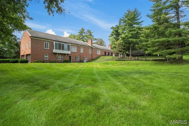 $2,399,000 | 26 Huntleigh Woods, Huntleigh, MO 63131