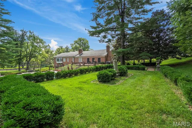 $2,399,000 | 26 Huntleigh Woods, Huntleigh, MO 63131