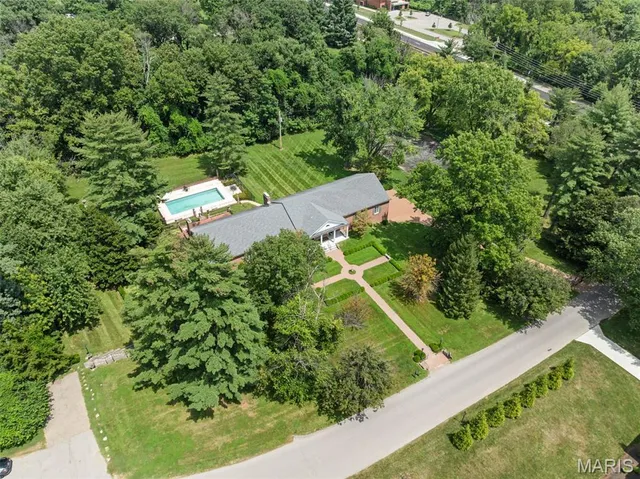 $2,399,000 | 26 Huntleigh Woods, Huntleigh, MO 63131