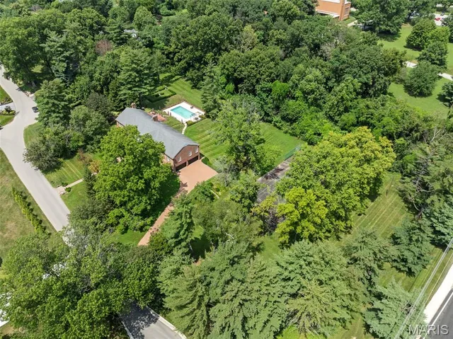 $2,399,000 | 26 Huntleigh Woods, Huntleigh, MO 63131