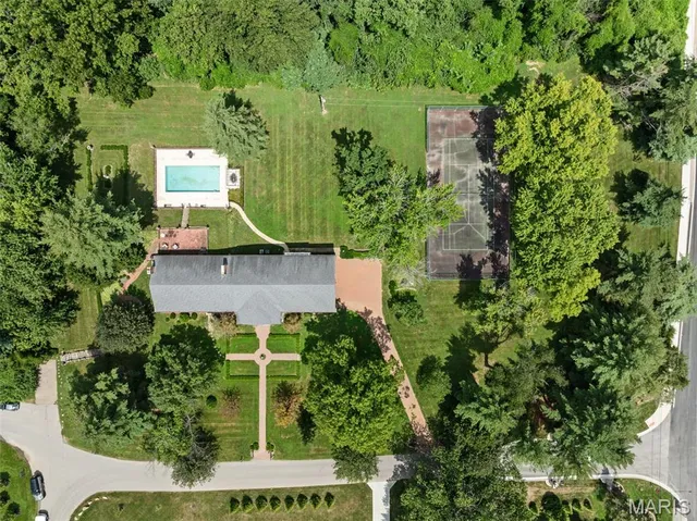 $2,399,000 | 26 Huntleigh Woods, Huntleigh, MO 63131
