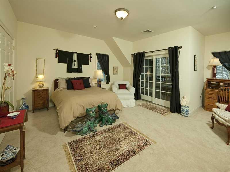 100 Shepard's Cove Road, Unit K2 Kittery, ME 03904 - Photo 15 of 24 Bedroom. Private guest bedroom with...