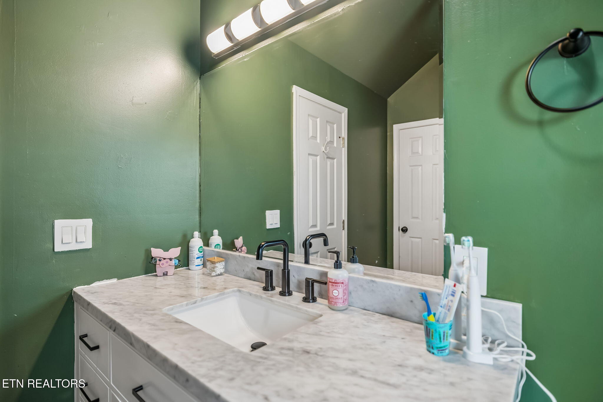 212 Oak Street Clinton, TN 37716 - Photo 22 of 29 21-212 Oak St - 021