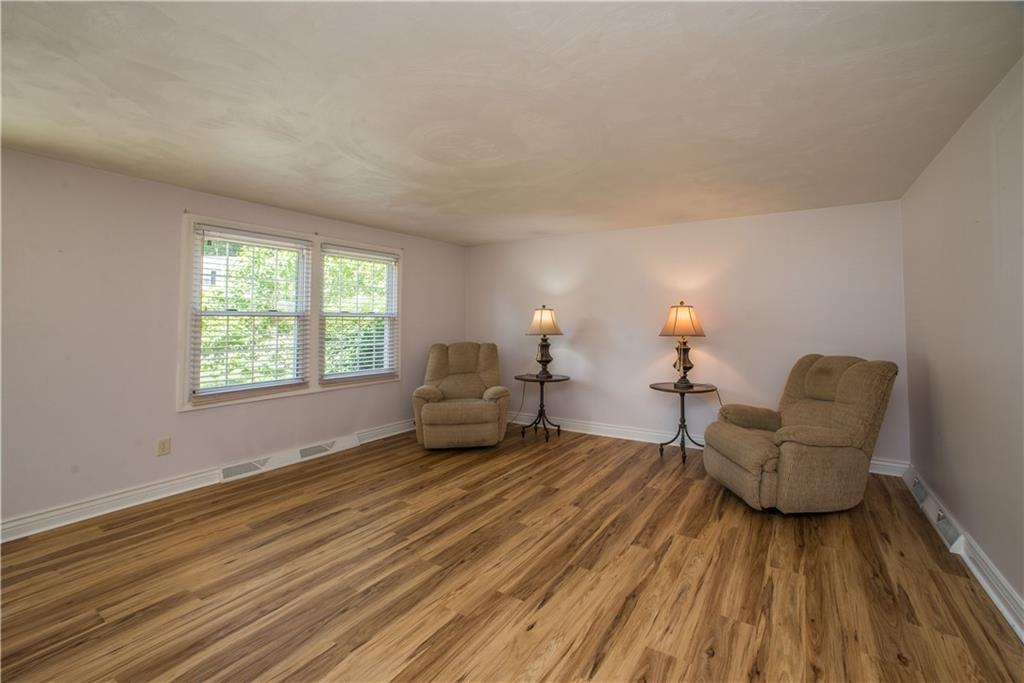 20 Moraine Road Pittsburgh, PA 15239 - Photo 4 of 25 Gallery Image 4