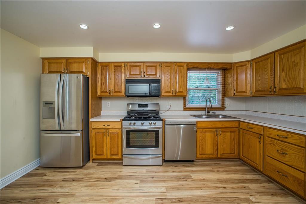 20 Moraine Road Pittsburgh, PA 15239 - Photo 6 of 25 Gallery Image 6