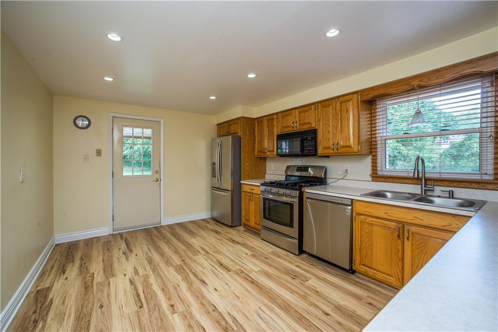 20 Moraine Road Pittsburgh, PA 15239 - Photo 7 of 25 Gallery Image 7