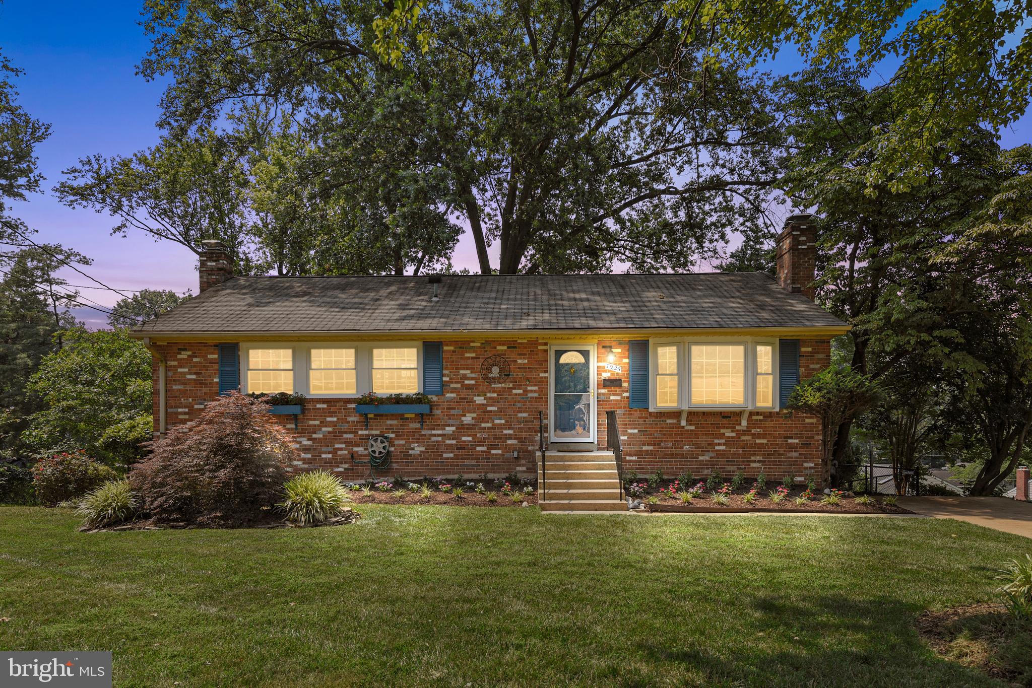 7925 Ellet Road Springfield, VA 22151 - Photo 2 of 58 Cozy and comfortable home waiting for you!