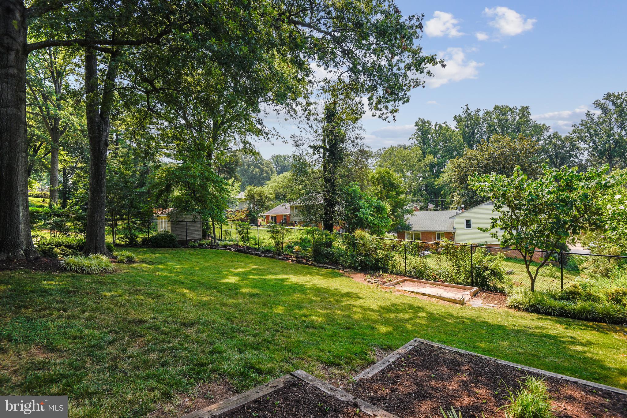 7925 Ellet Road Springfield, VA 22151 - Photo 12 of 58 Built in area to plant vegetables.
