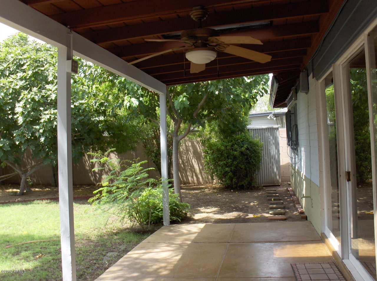 455 West Cheery Lynn Road Phoenix, AZ 85013 - Photo 3 of 5 3