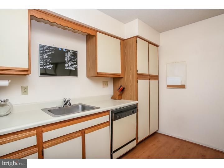 1 Cinnamon Road Thorofare, NJ 08086 - Photo 12 of 22 Kitchen