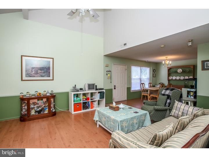 1 Cinnamon Road Thorofare, NJ 08086 - Photo 6 of 22 Living Room