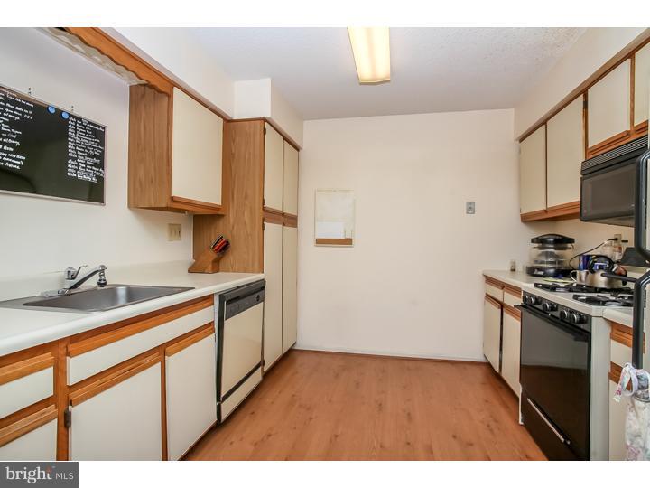 1 Cinnamon Road Thorofare, NJ 08086 - Photo 10 of 22 Kitchen