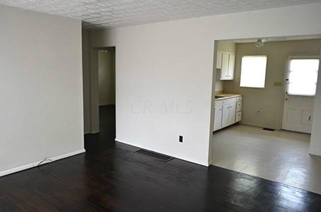 695 Derrer Road Columbus, OH 43204 - Photo 4 of 15