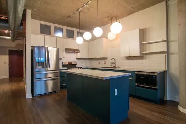 $3,500 | 125 East 13th Street, Unit 1210, Chicago, IL 60605