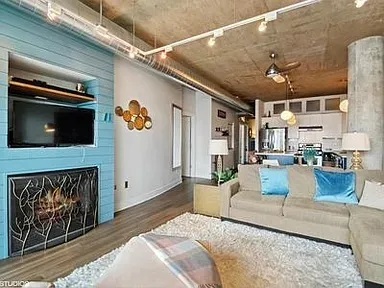 $3,500 | 125 East 13th Street, Unit 1210, Chicago, IL 60605