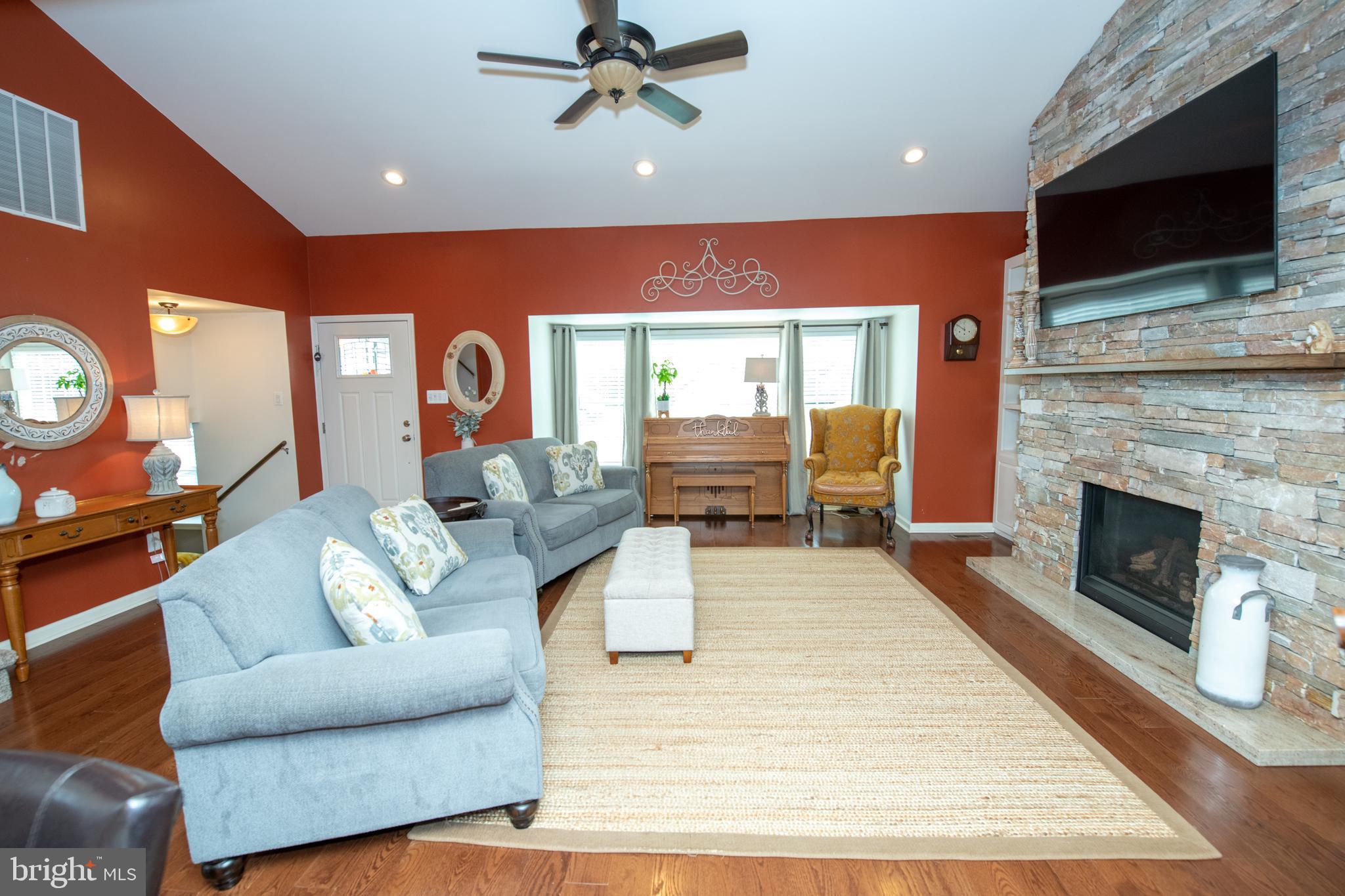 1014 Anna Road Huntingdon Valley, PA 19006 - Photo 8 of 47