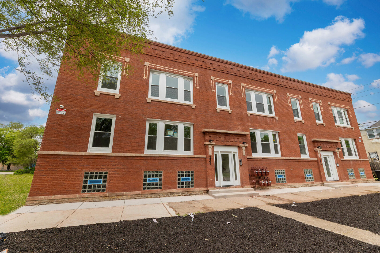 239 West 74th Street, Unit 2 Chicago, IL 60621 - Photo 2 of 9