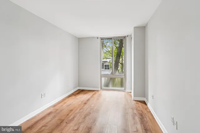 a bathroom with a toilet
