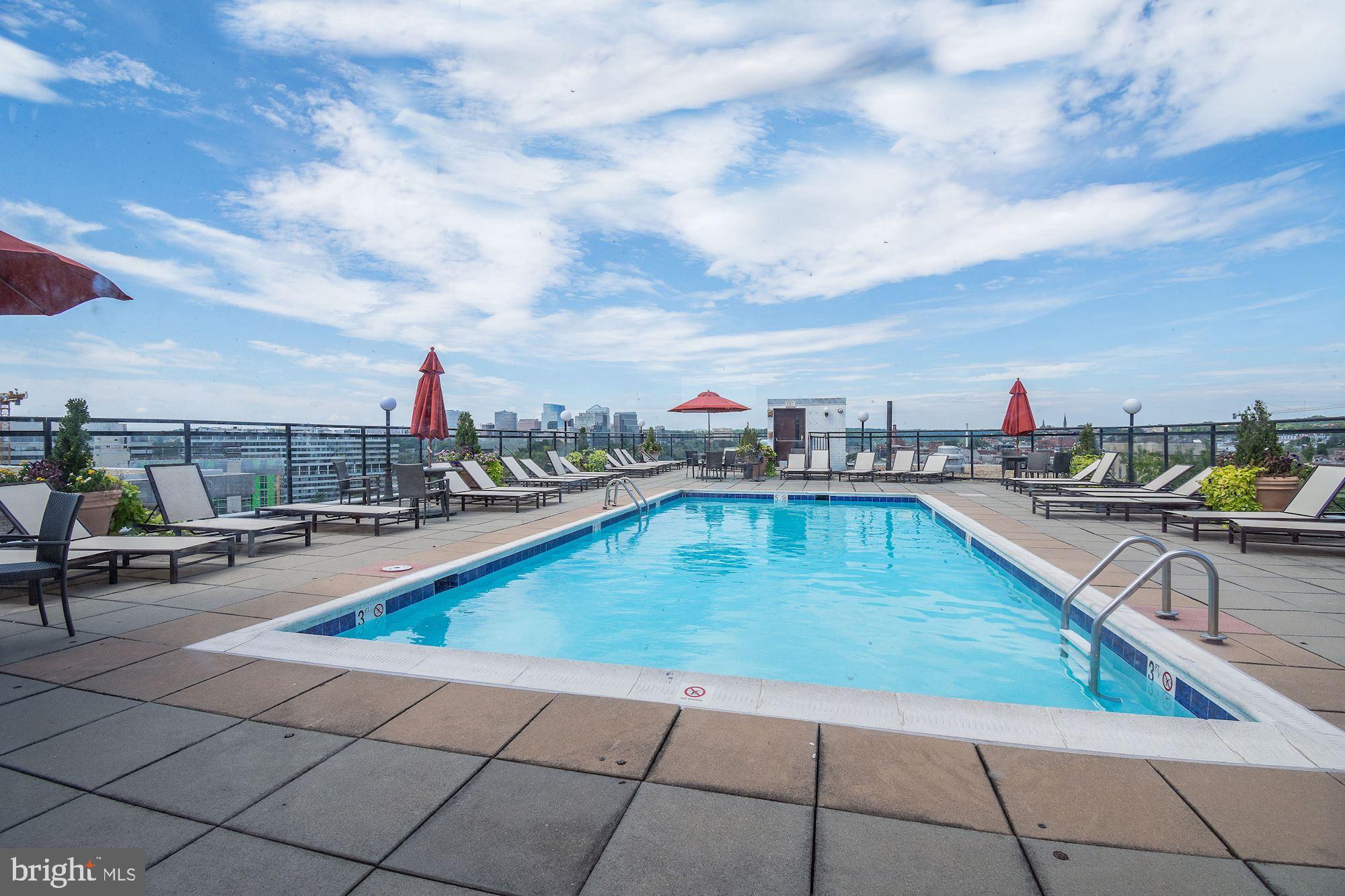 950 25th Street Northwest, Unit 509N Washington, DC 20037 - Photo 29 of 64 Rooftop Pool