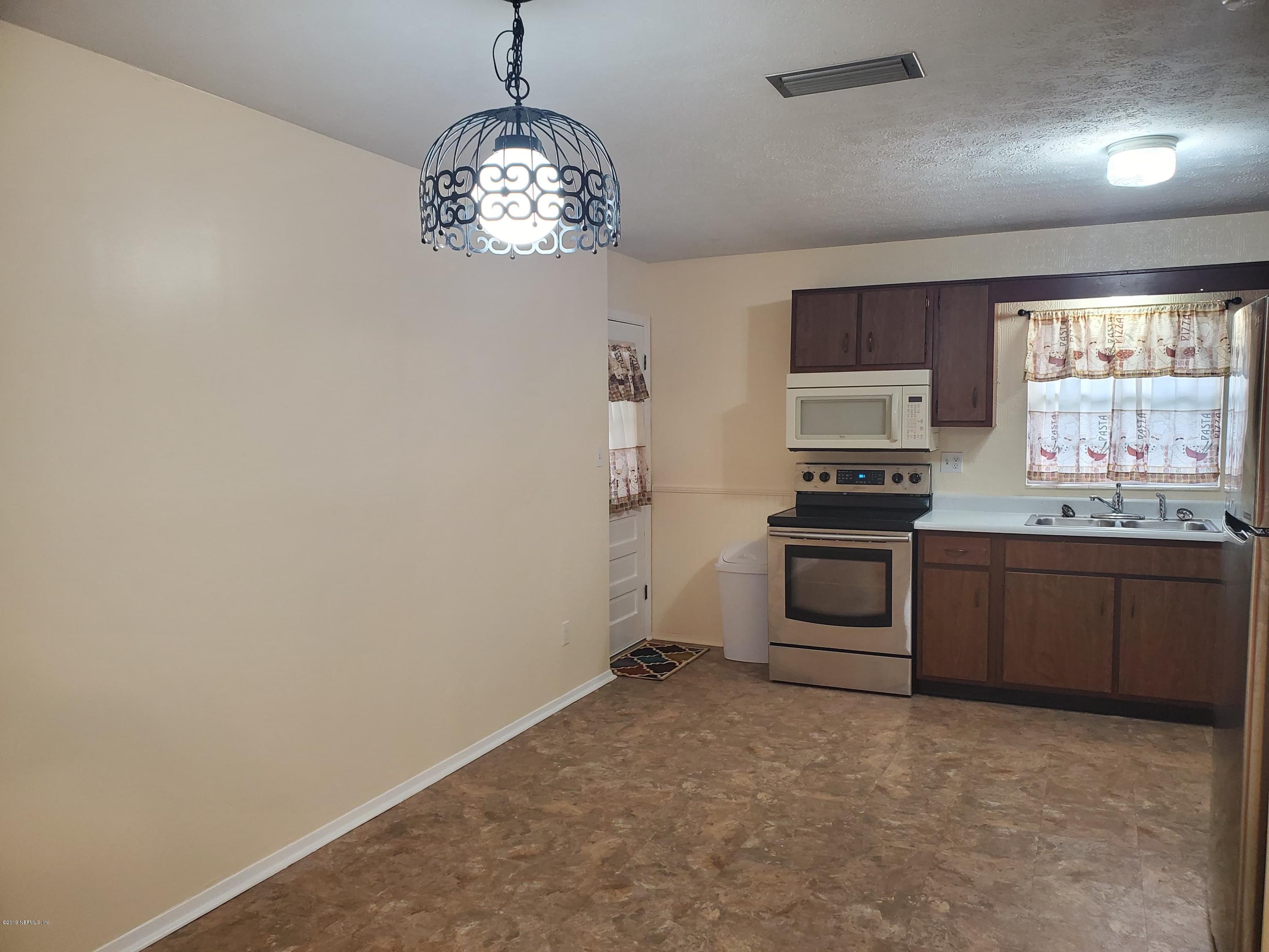 102 Park Road Interlachen, FL 32148 - Photo 7 of 25 Kitchen