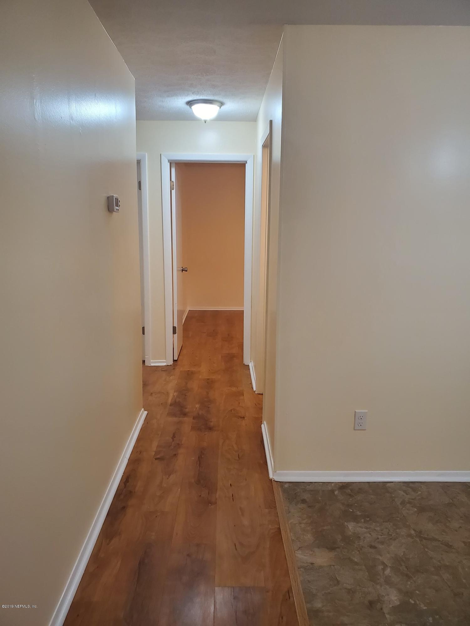 102 Park Road Interlachen, FL 32148 - Photo 9 of 25 Hallway