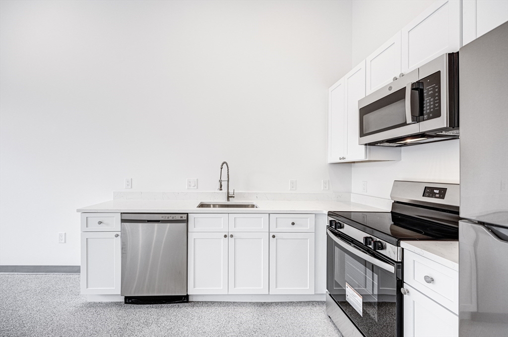 80 Middlesex Street, Unit 306 Lowell, MA 01852 - Photo 2 of 24