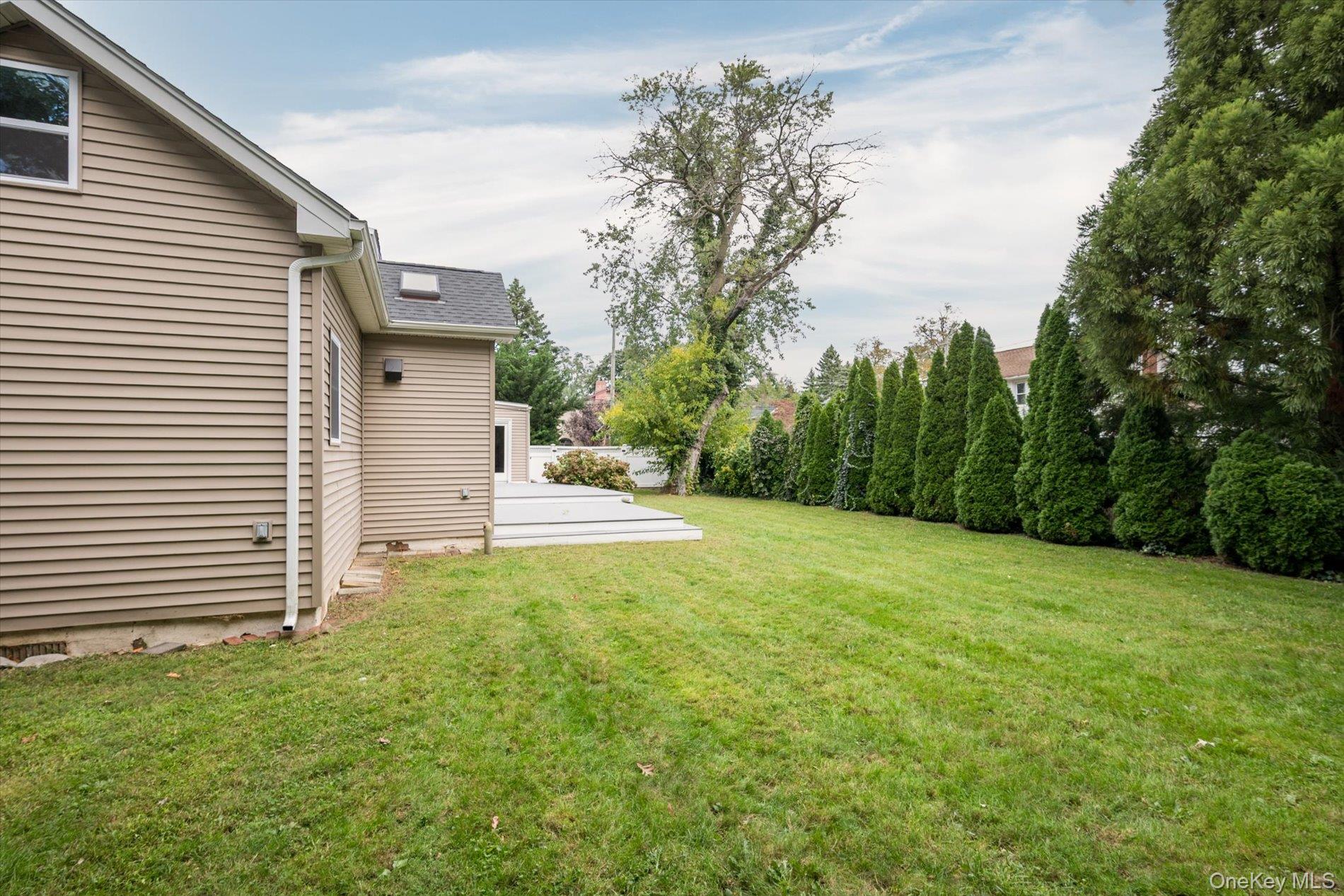 234 Foxhurst Road Oceanside, NY 11572 - Photo 23 of 29 Gallery Image 23
