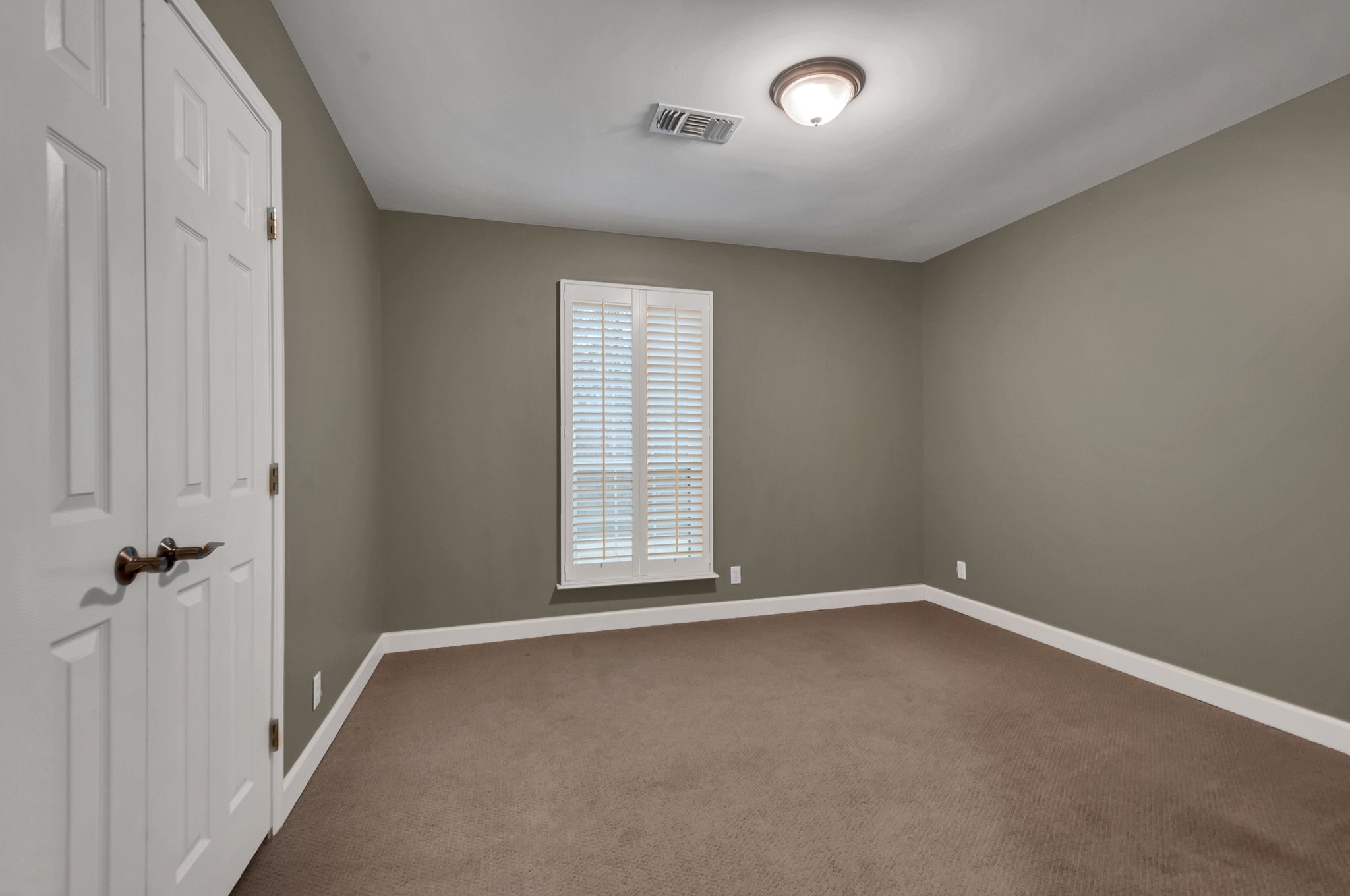 1343 General George Patton Road Nashville, TN 37221 - Photo 31 of 41 an empty room with windows