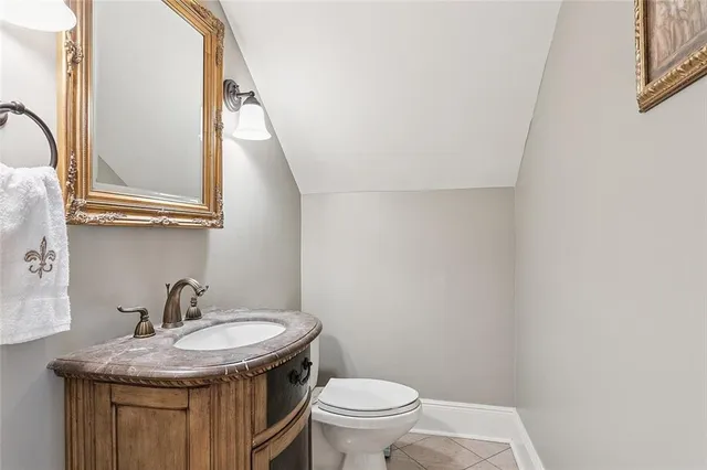 $705,000 | 205 West Maple Ridge Drive, Metairie, LA 70001