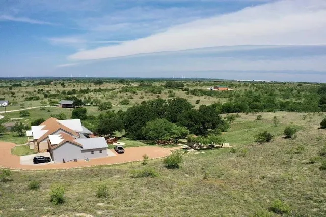$1,000,000 | 117 Hawkwood Court, Comanche, TX 76442