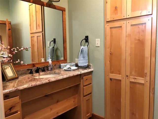 $1,000,000 | 117 Hawkwood Court, Comanche, TX 76442