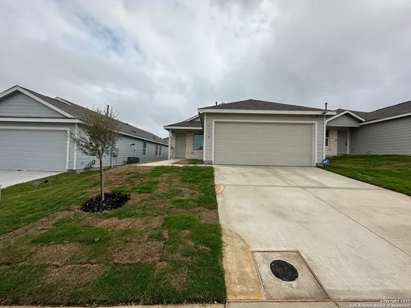$1,695 | 5170 Fowler Crest, Converse, TX 78109