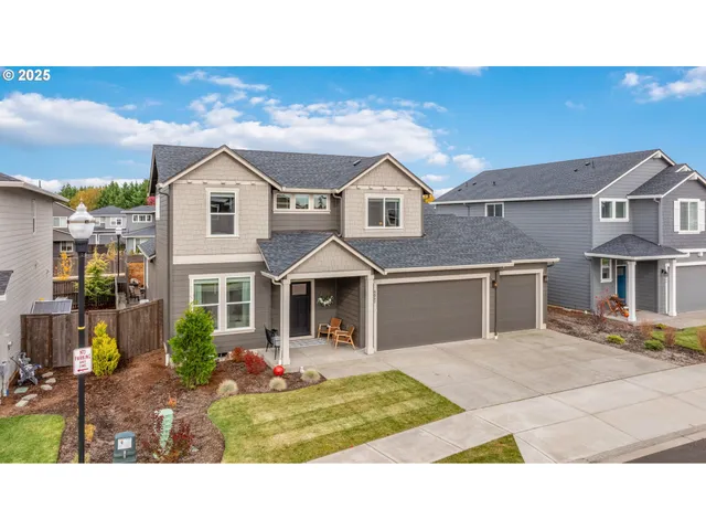 a house view with a outdoor space