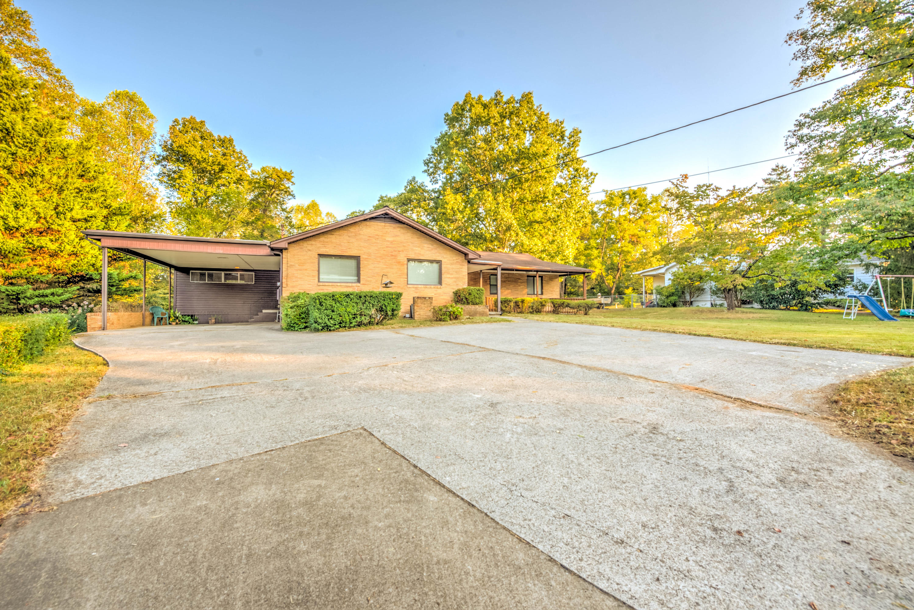 136 Outer Drive Oak Ridge, TN 37830 - Photo 2 of 32 2 (19)