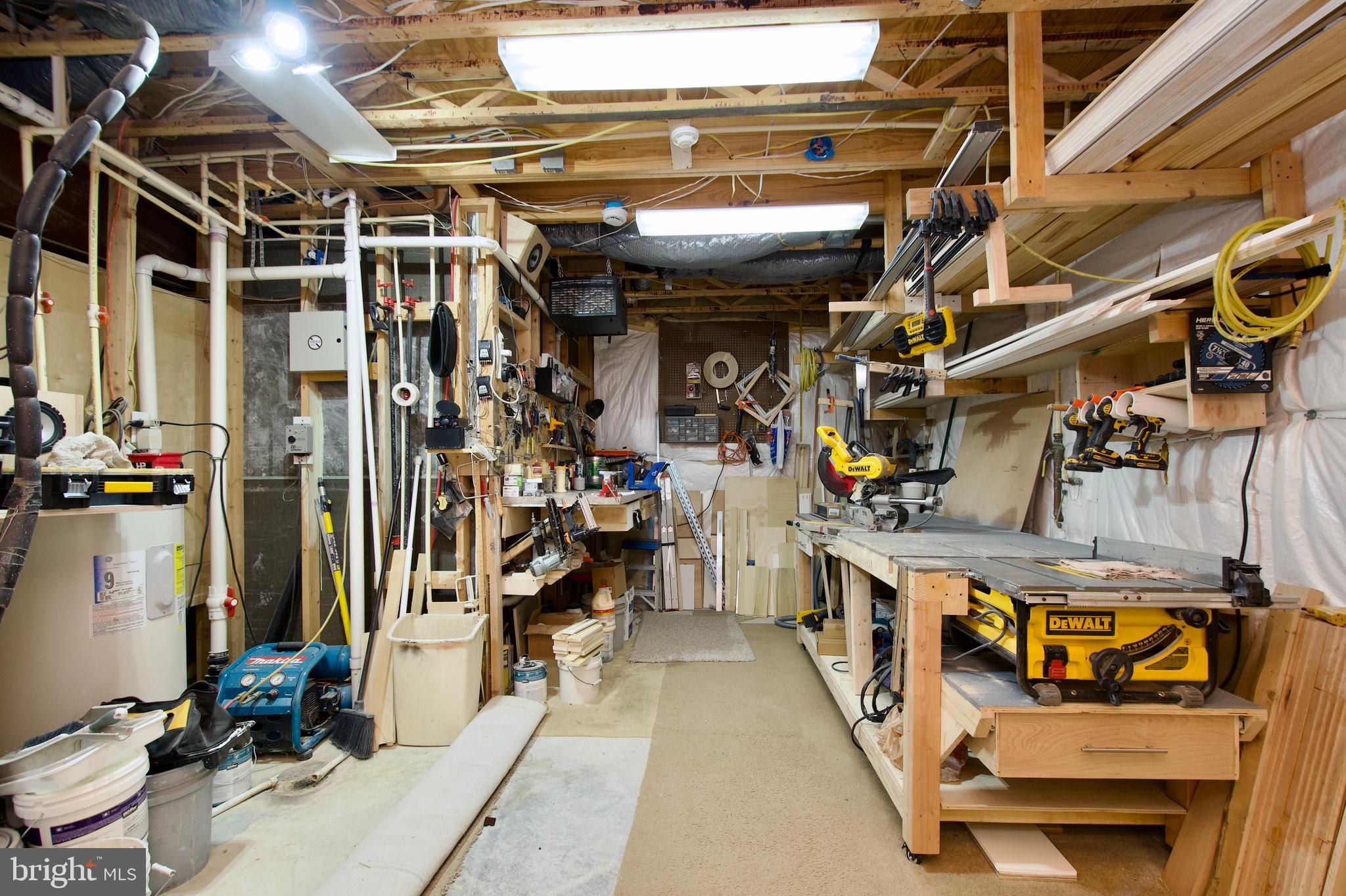 8972 Hooes Road Lorton, VA 22079 - Photo 36 of 38 Great workroom / storage